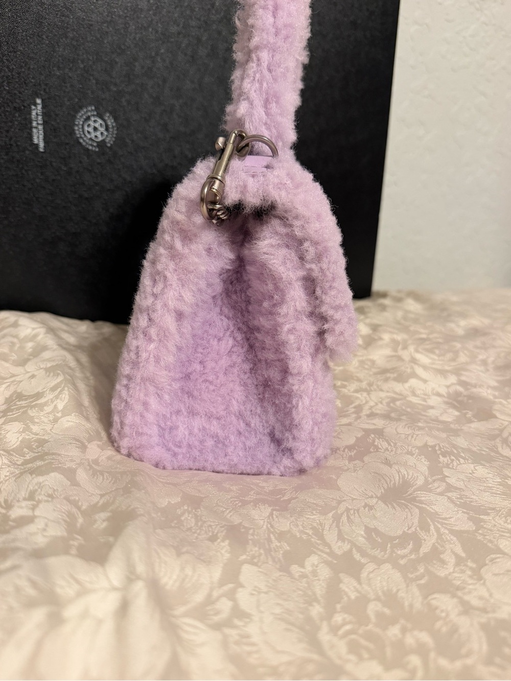 Marc Jacob’s Lavender Faux-Shearling Top-Handle Bag - Picture 3 of 9